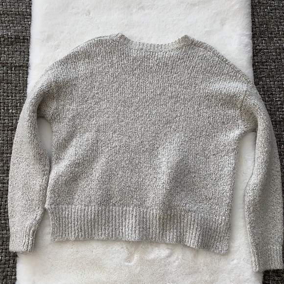 Brandy Melville Off white cropped knitted sweater - Picture 2 of 2